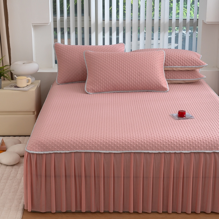 91家纺网 家纺一手货源 找家纺 梵克保罗 2025新款3D直播网红热款凉感丝冰豆豆三明治复合床裙款凉席三件套 时尚粉