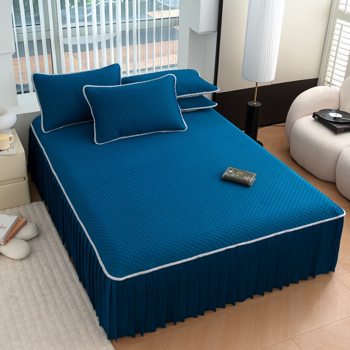 91家纺网 家纺一手货源 找家纺 梵克保罗 2025新款3D直播网红热款凉感丝冰豆豆三明治复合床裙款凉席三件套 孔雀蓝