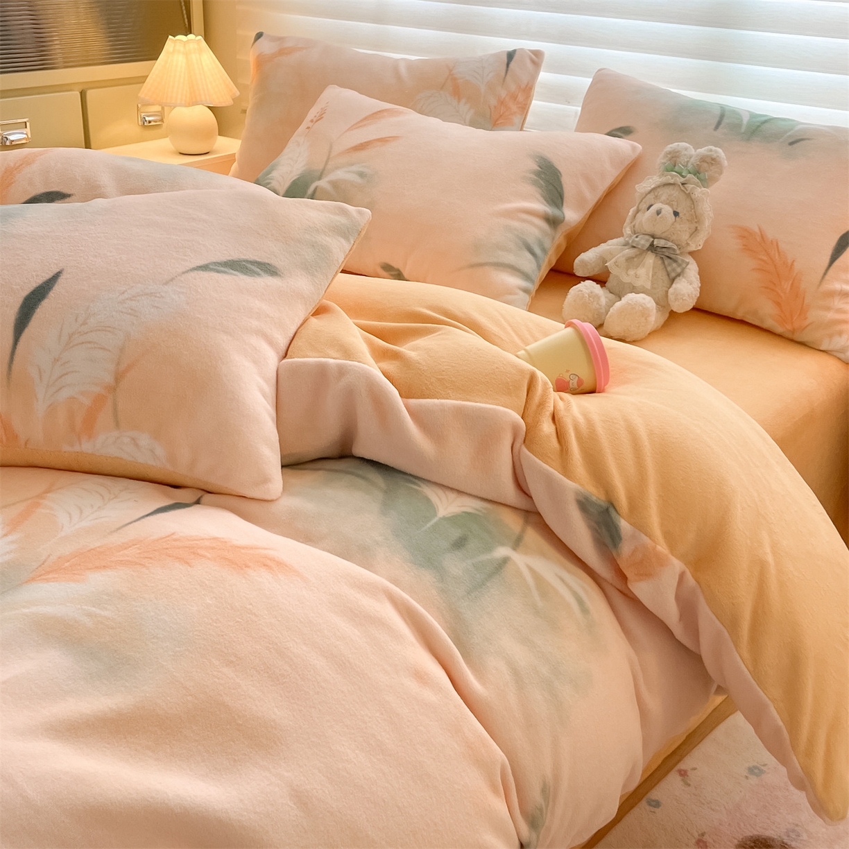 91家纺网 家纺一手货源 找家纺 美澳家纺 2025新款190克加厚牛奶绒印花四件套 繁华