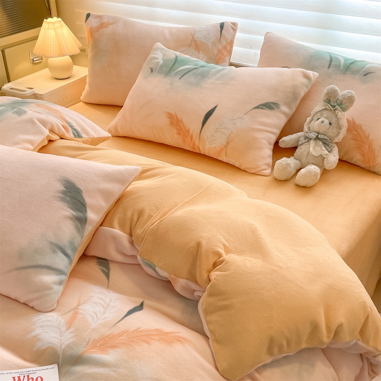 91家纺网 家纺一手货源 找家纺 美澳家纺 2025新款190克加厚牛奶绒印花四件套 繁华