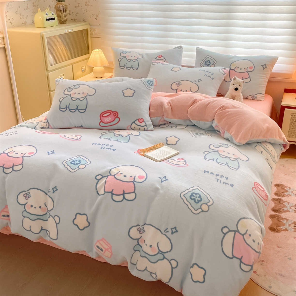 91家纺网 家纺一手货源 找家纺 美澳家纺 2025新款190克加厚牛奶绒印花四件套 奶油大耳狗