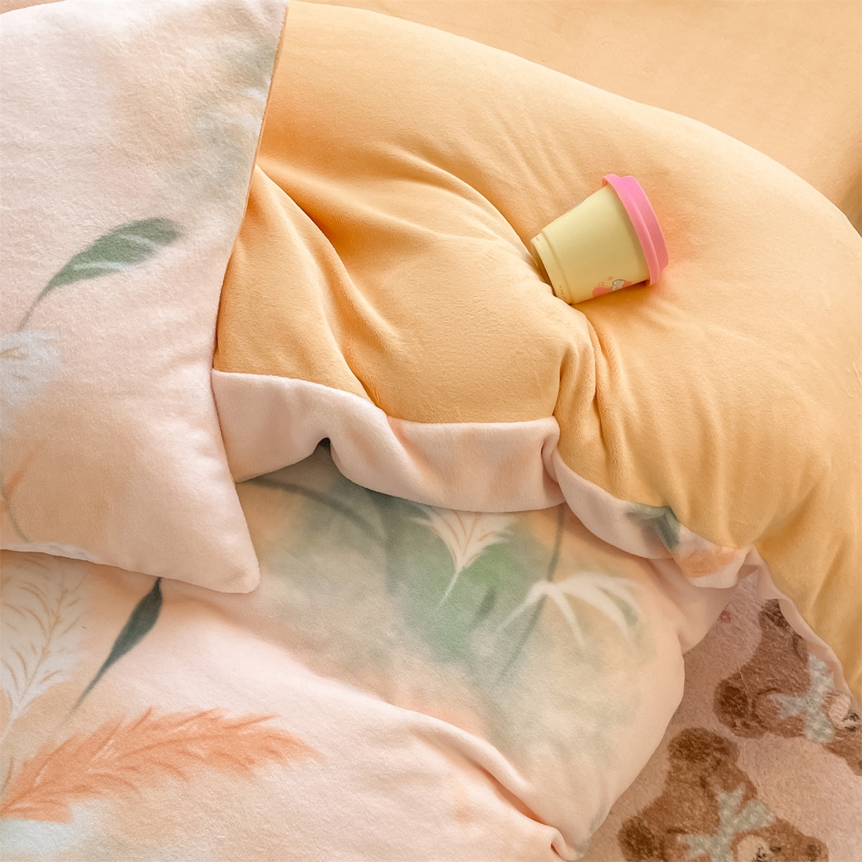 91家纺网 家纺一手货源 找家纺 美澳家纺 2025新款190克加厚牛奶绒印花四件套 繁华