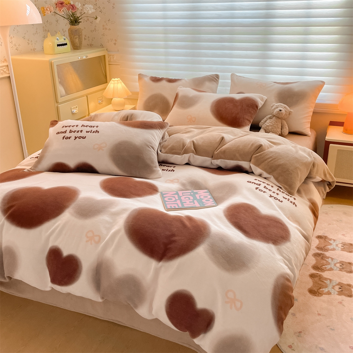 91家纺网 家纺一手货源 找家纺 美澳家纺 2025新款190克加厚牛奶绒印花四件套 心动