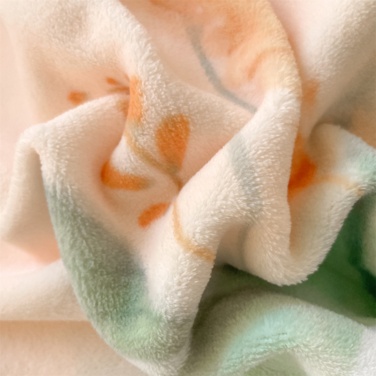 91家纺网 家纺一手货源 找家纺 美澳家纺 2025新款190克加厚牛奶绒印花四件套 繁华