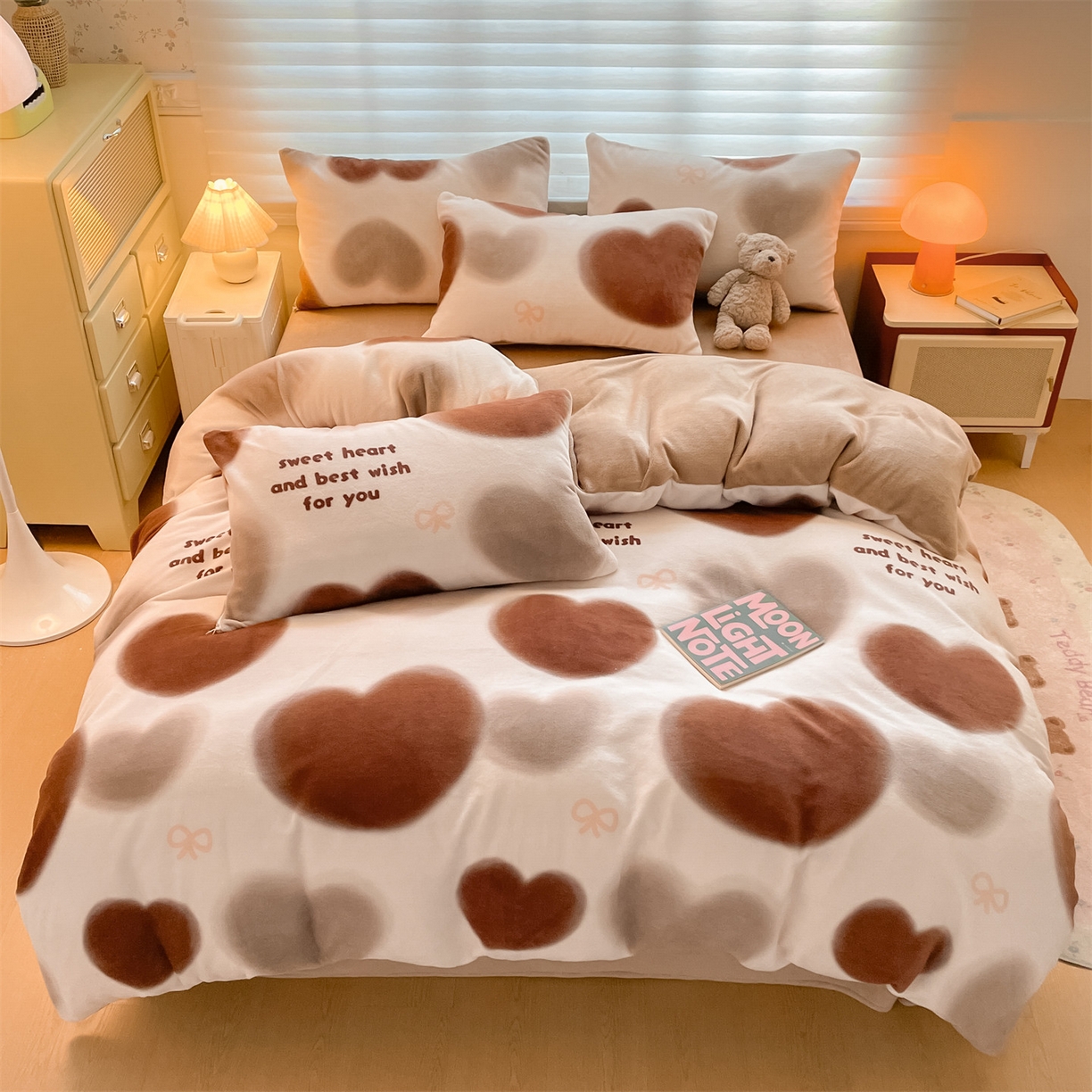 91家纺网 家纺一手货源 找家纺 美澳家纺 2025新款190克加厚牛奶绒印花四件套 心动