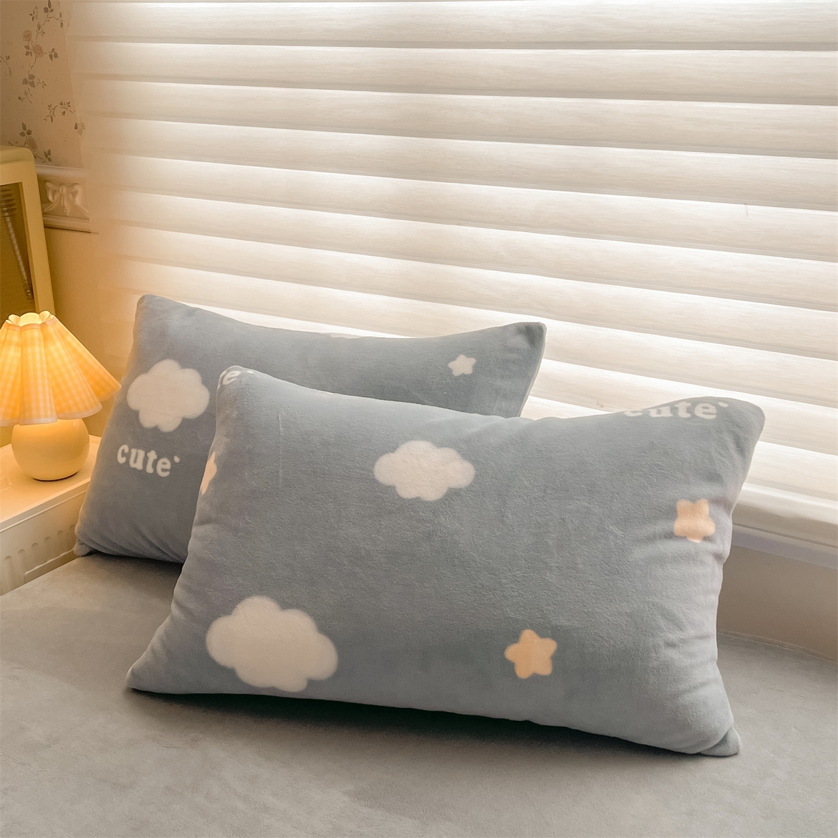 91家纺网 家纺一手货源 找家纺 美澳家纺 2025新款190克加厚牛奶绒印花四件套 云朵