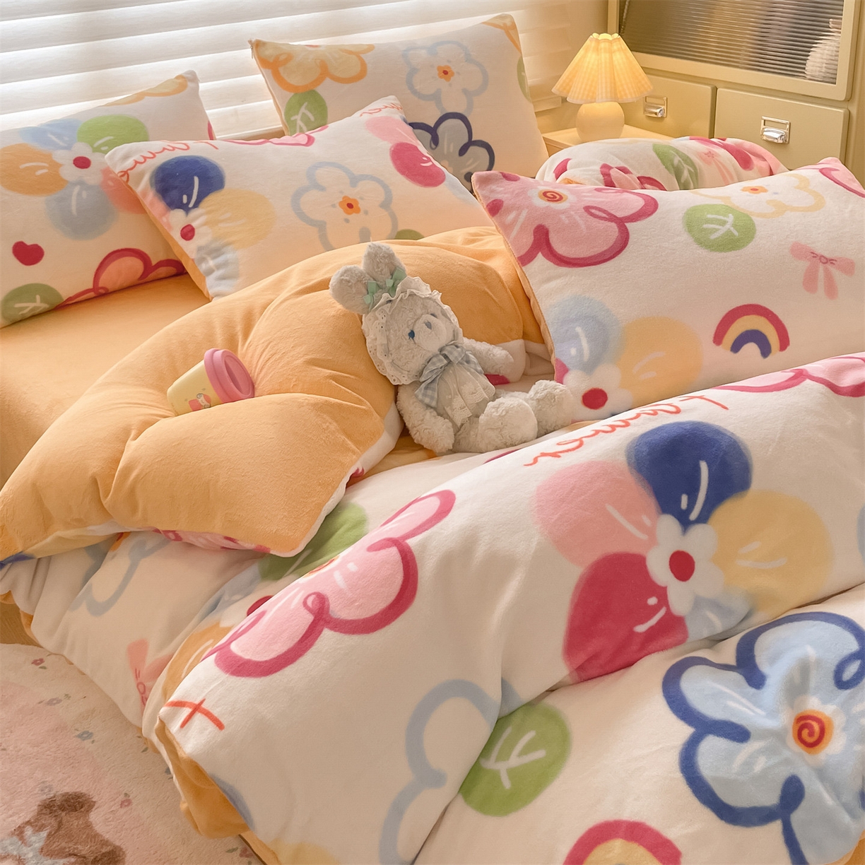 91家纺网 家纺一手货源 找家纺 美澳家纺 2025新款190克加厚牛奶绒印花四件套 多彩生活