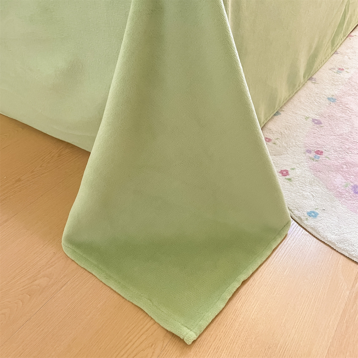 91家纺网 家纺一手货源 找家纺 美澳家纺 2025新款190克加厚牛奶绒印花四件套 蓝天小狗