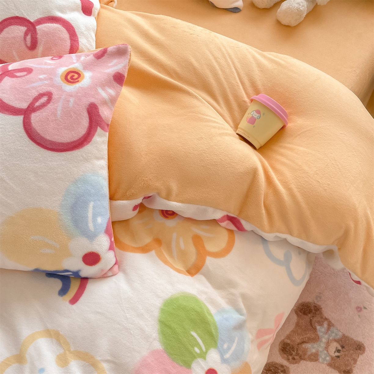 91家纺网 家纺一手货源 找家纺 美澳家纺 2025新款190克加厚牛奶绒印花四件套 多彩生活