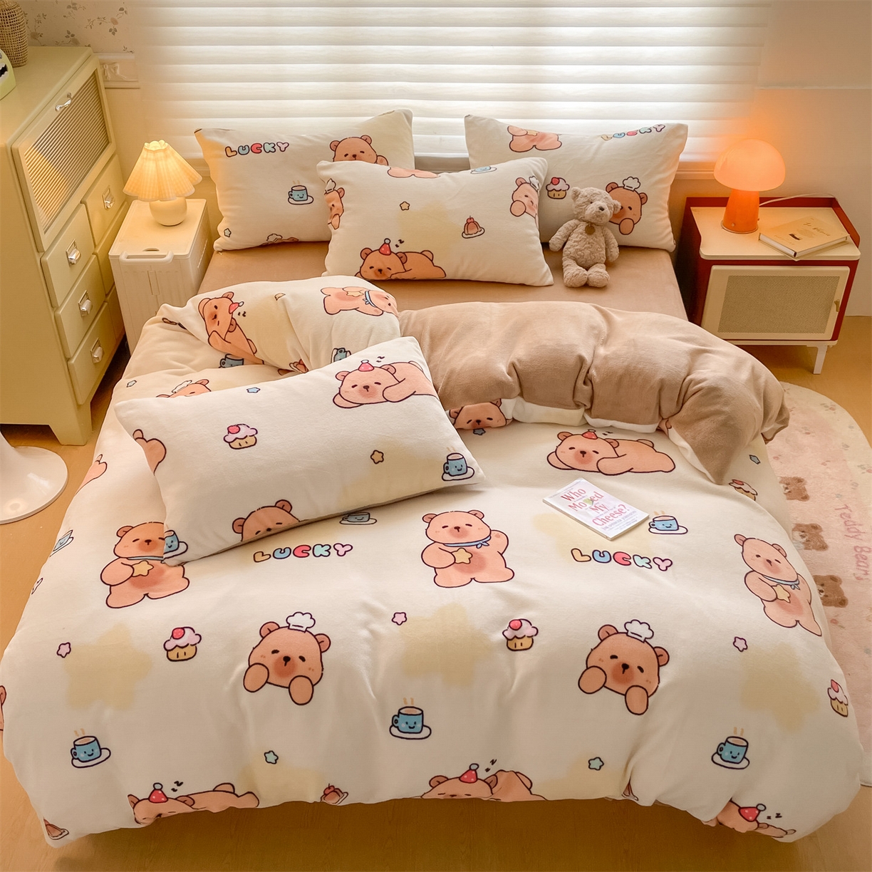 91家纺网 家纺一手货源 找家纺 美澳家纺 2025新款190克加厚牛奶绒印花四件套 可爱吧啦