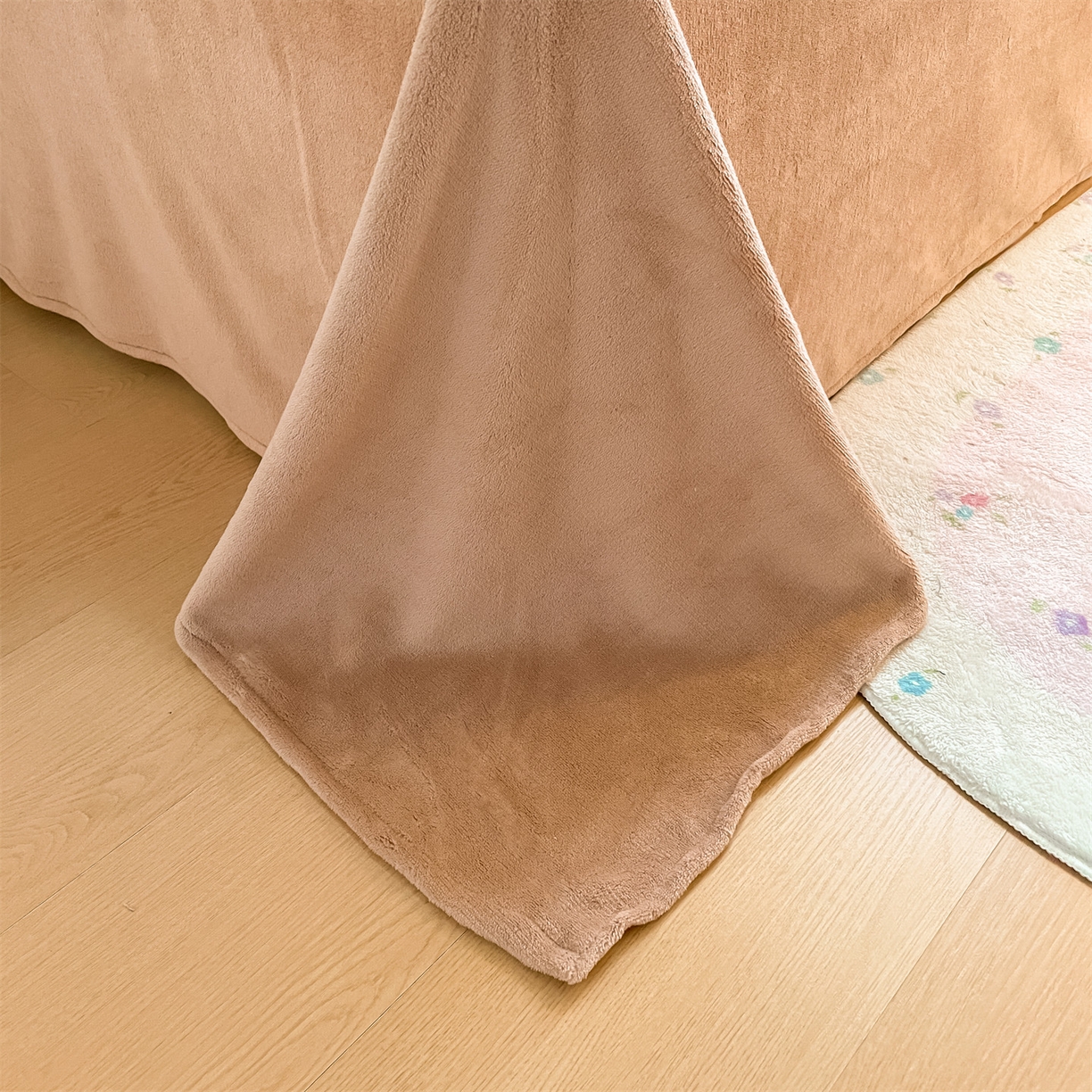 91家纺网 家纺一手货源 找家纺 美澳家纺 2025新款190克加厚牛奶绒印花四件套 可爱吧啦