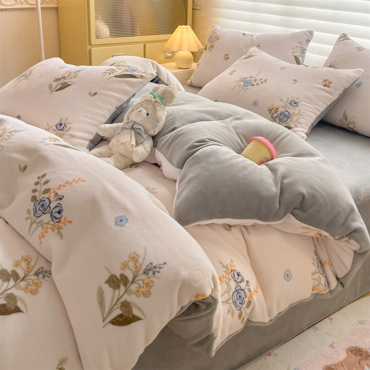 91家纺网 家纺一手货源 找家纺 美澳家纺 2025新款190克加厚牛奶绒印花四件套 花期