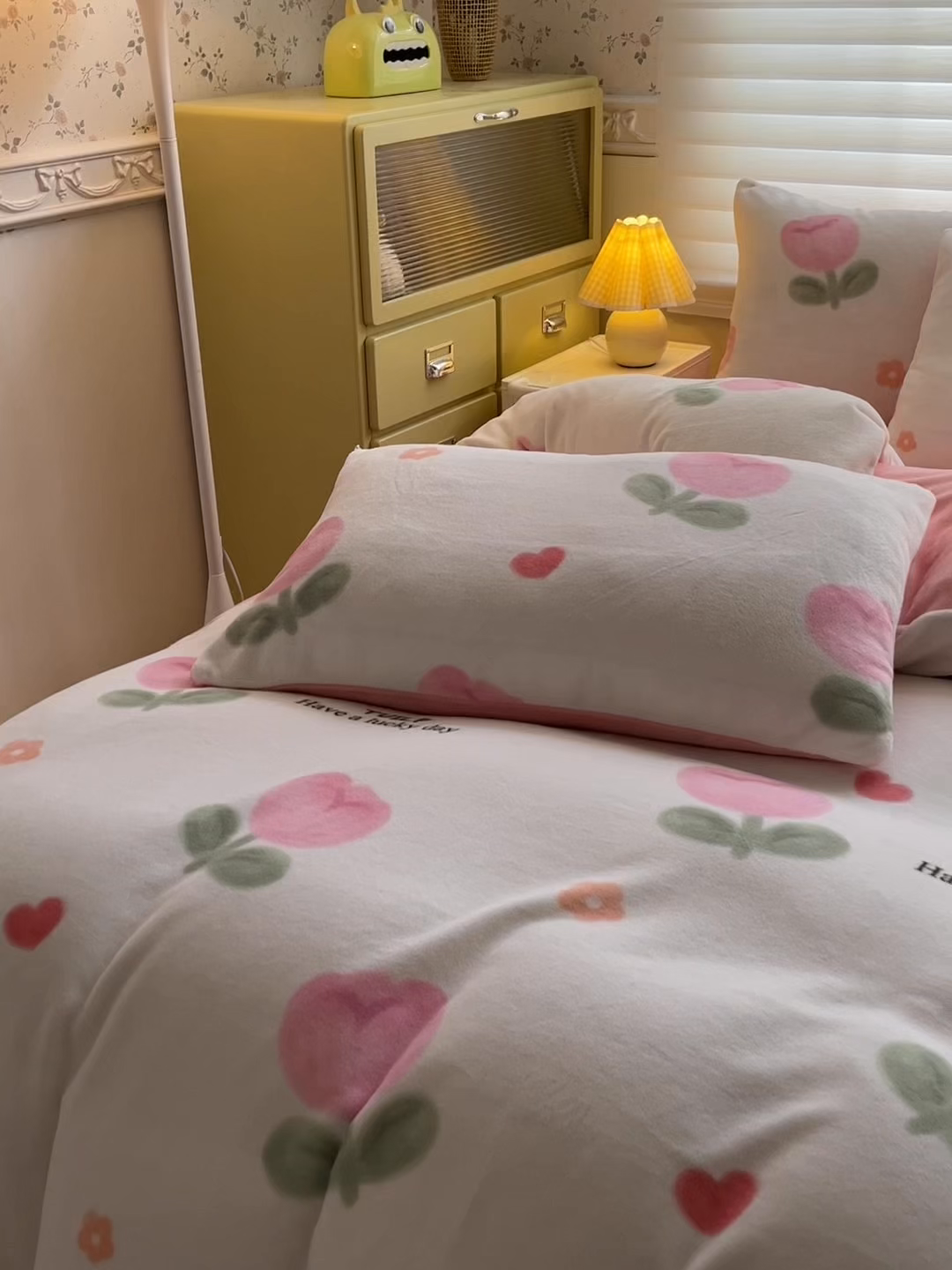 91家纺网 家纺一手货源 找家纺 美澳家纺 2025新款190克加厚牛奶绒印花四件套 郁金香