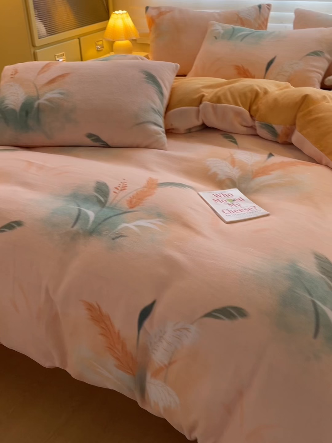 91家纺网 家纺一手货源 找家纺 美澳家纺 2025新款190克加厚牛奶绒印花四件套 繁华