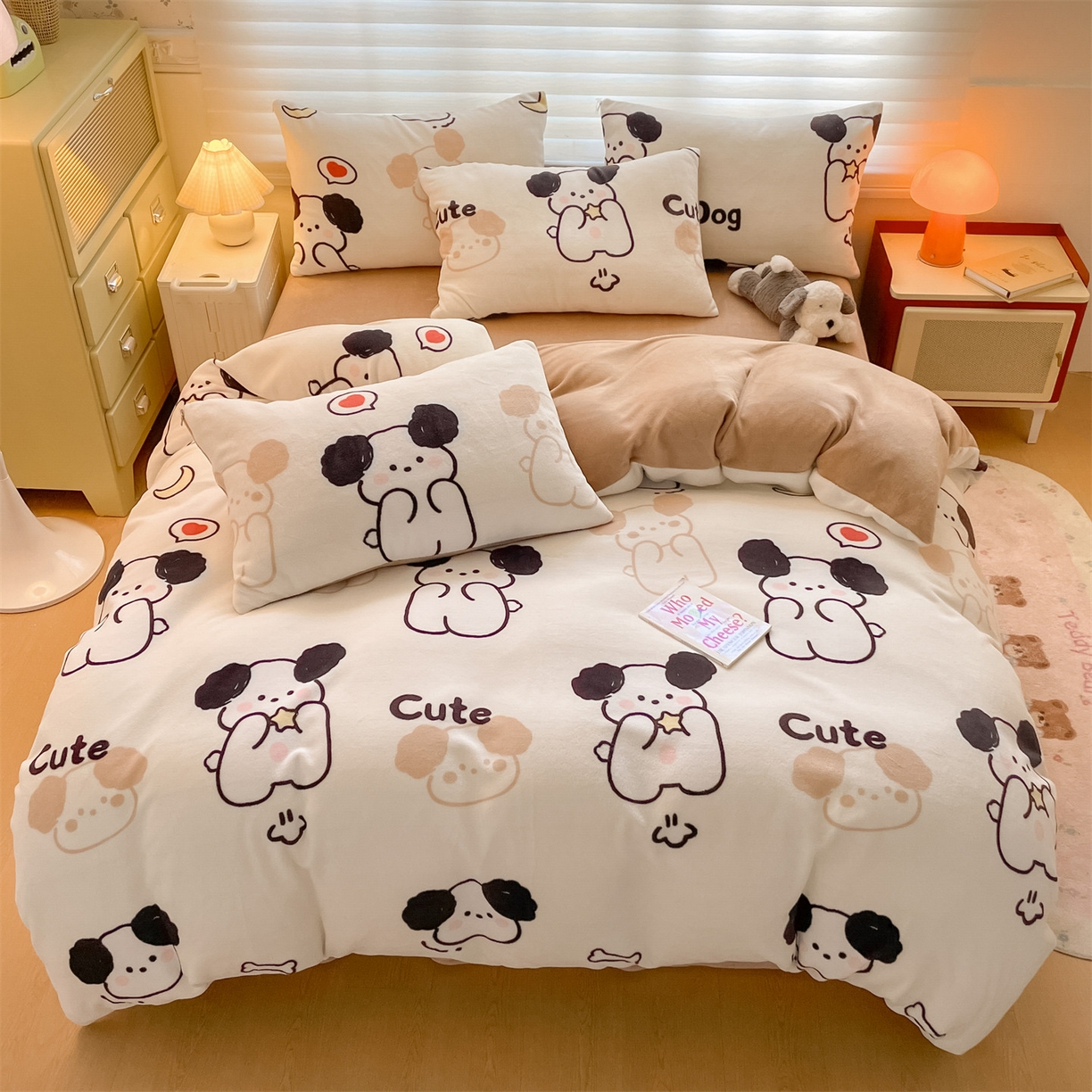 91家纺网 家纺一手货源 找家纺 美澳家纺 2025新款190克加厚牛奶绒印花四件套 快乐小狗