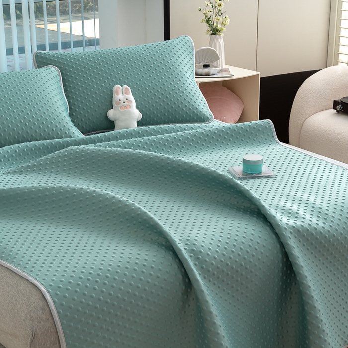 91家纺网 家纺一手货源 找家纺 梵克保罗 2025新款3D轻奢风直播网红热款凉感丝冰豆豆三明治复合床单款凉席两件套三件套 果绿