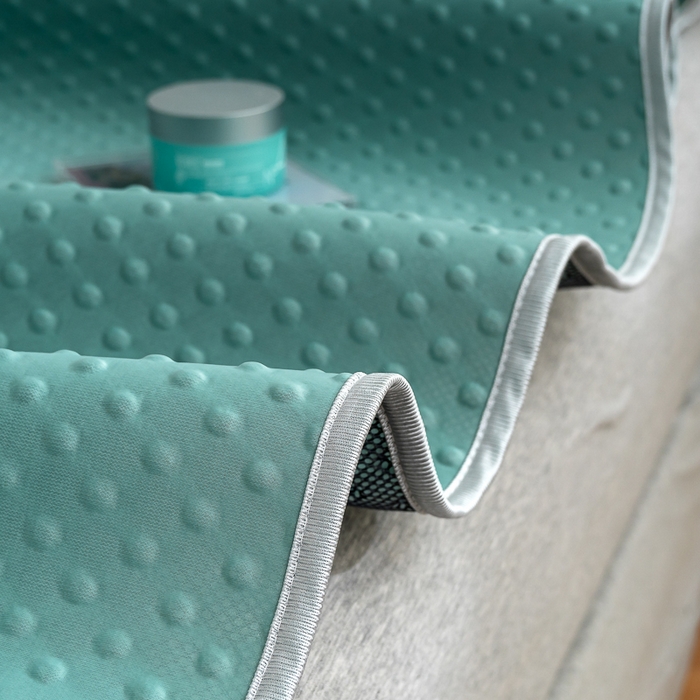 91家纺网 家纺一手货源 找家纺 梵克保罗 2025新款3D轻奢风直播网红热款凉感丝冰豆豆三明治复合床单款凉席两件套三件套 果绿