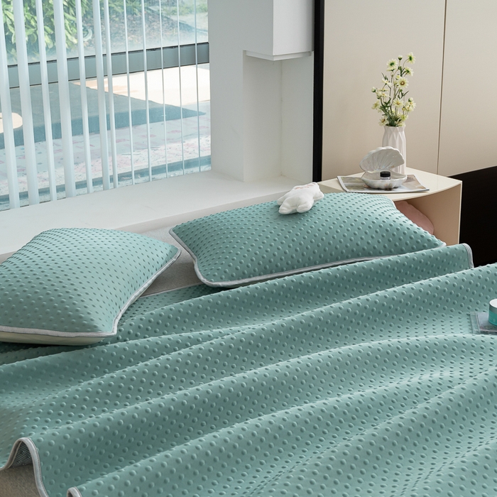 91家纺网 家纺一手货源 找家纺 梵克保罗 2025新款3D轻奢风直播网红热款凉感丝冰豆豆三明治复合床单款凉席两件套三件套 果绿