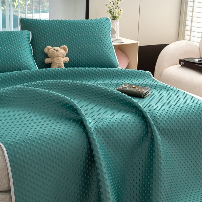 91家纺网 家纺一手货源 找家纺 梵克保罗 2025新款3D轻奢风直播网红热款凉感丝冰豆豆三明治复合床单款凉席两件套三件套 墨绿