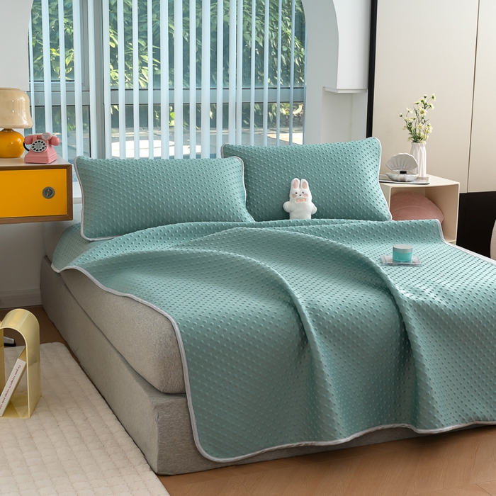 91家纺网 家纺一手货源 找家纺 梵克保罗 2025新款3D轻奢风直播网红热款凉感丝冰豆豆三明治复合床单款凉席两件套三件套 果绿