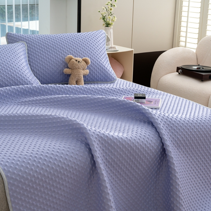 91家纺网 家纺一手货源 找家纺 梵克保罗 2025新款3D轻奢风直播网红热款凉感丝冰豆豆三明治复合床单款凉席两件套三件套 熏衣紫