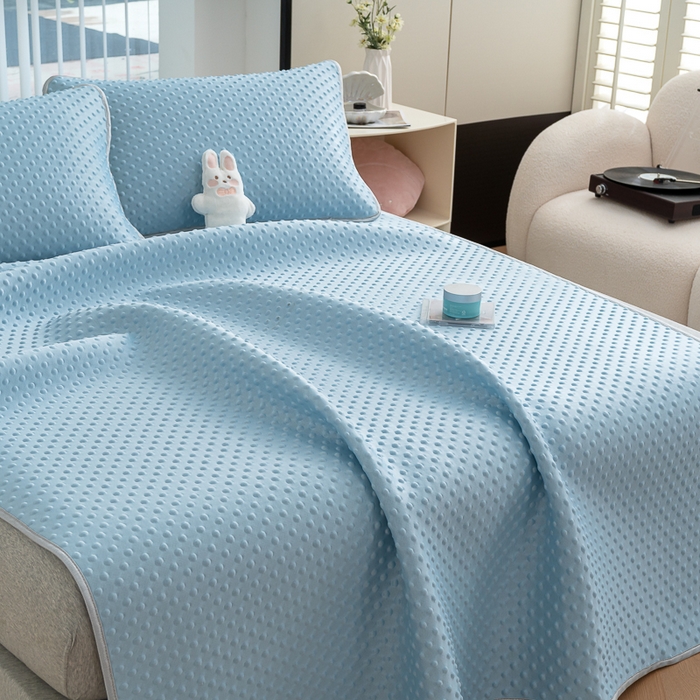 91家纺网 家纺一手货源 找家纺 梵克保罗 2025新款3D轻奢风直播网红热款凉感丝冰豆豆三明治复合床单款凉席两件套三件套 天空蓝