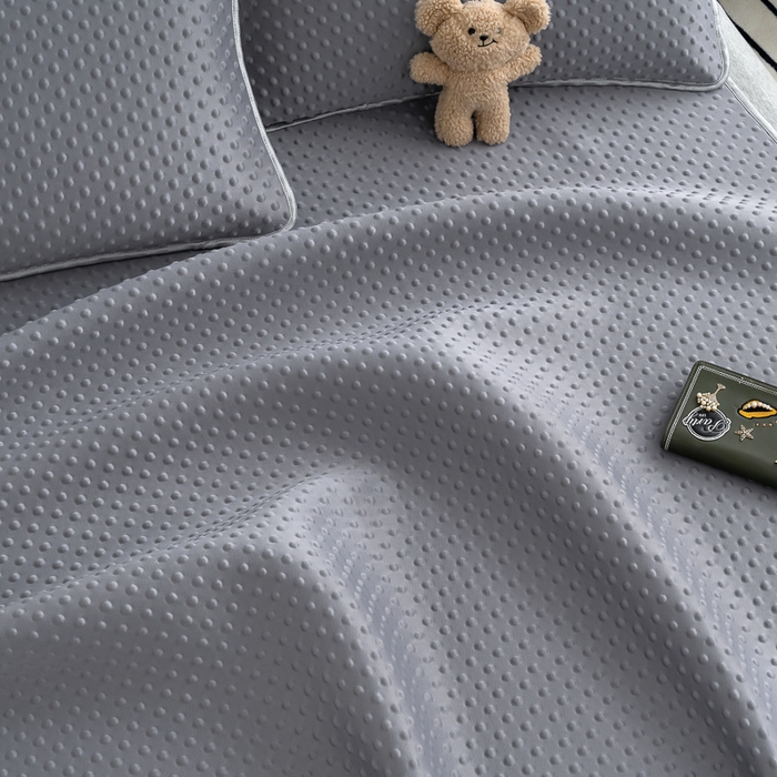 91家纺网 家纺一手货源 找家纺 梵克保罗 2025新款3D轻奢风直播网红热款凉感丝冰豆豆三明治复合床单款凉席两件套三件套 贵族灰