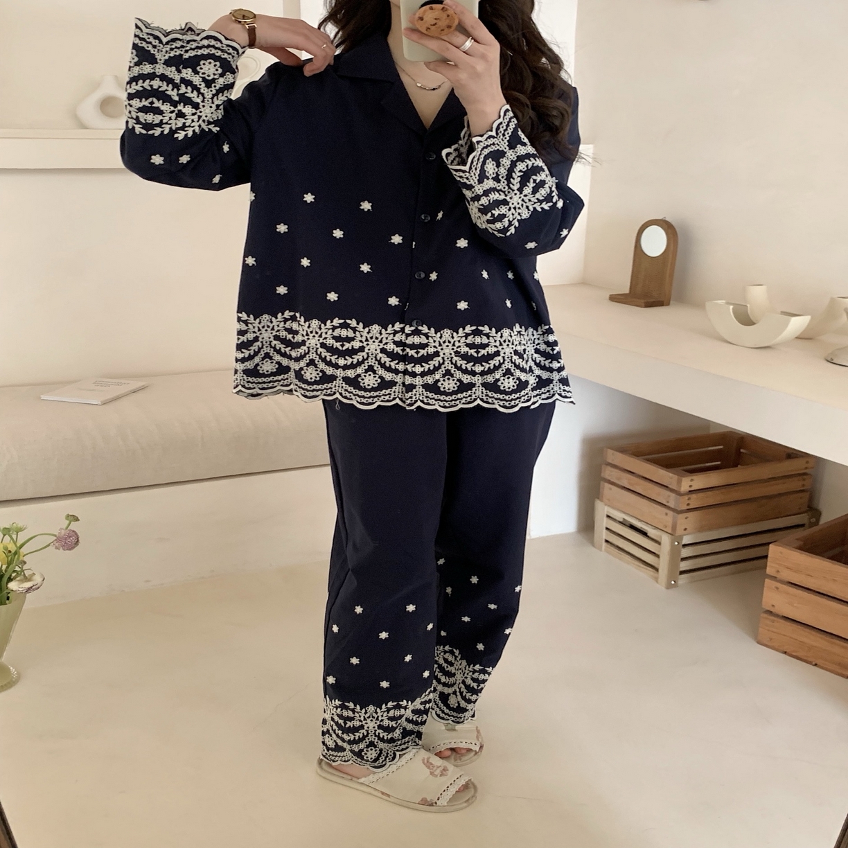 91家纺网 家纺一手货源 找家纺 妍景家居生活馆 韩系25057-刺绣衬衫翻领套装 藏青