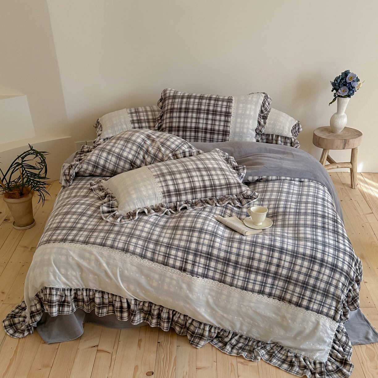 91家纺网 家纺一手货源 找家纺 （总）优悦生活馆 2025新款牛奶绒百褶荷叶花边四件套