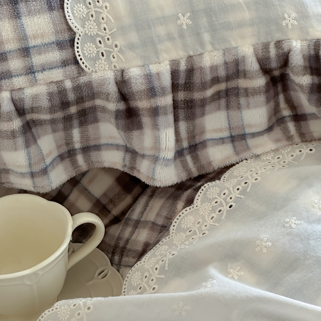 91家纺网 家纺一手货源 找家纺 （总）优悦生活馆 2025新款牛奶绒百褶荷叶花边四件套