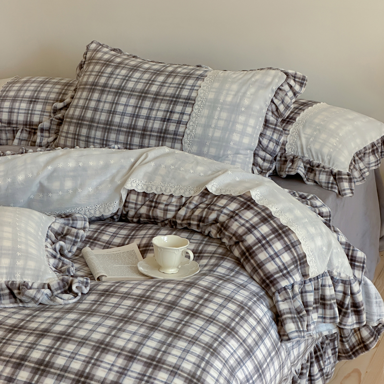 91家纺网 家纺一手货源 找家纺 （总）优悦生活馆 2025新款牛奶绒百褶荷叶花边四件套