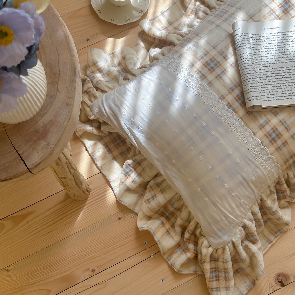 91家纺网 家纺一手货源 找家纺 优悦生活馆 2025新款牛奶绒百褶荷叶花边四件套 南法假日-黄