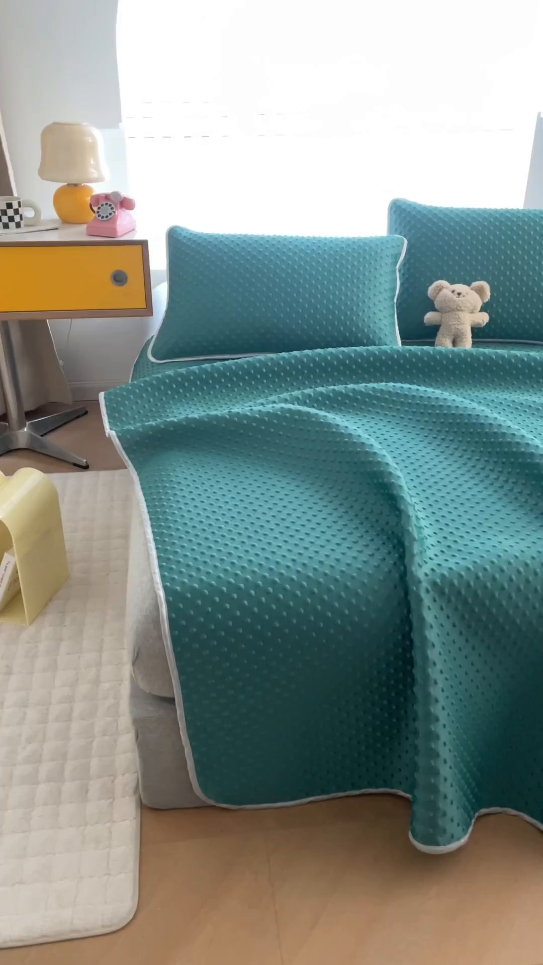 91家纺网 家纺一手货源 找家纺 梵克保罗 2025新款3D轻奢风直播网红热款凉感丝冰豆豆三明治复合床单款凉席两件套三件套 墨绿