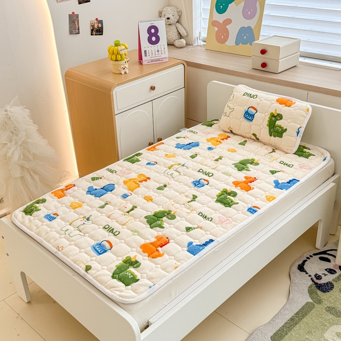 91家纺网 家纺一手货源 找家纺 禧缘家纺（原梦想家） 2025新款儿童牛奶绒夹棉床垫（可定制） 多彩恐龙