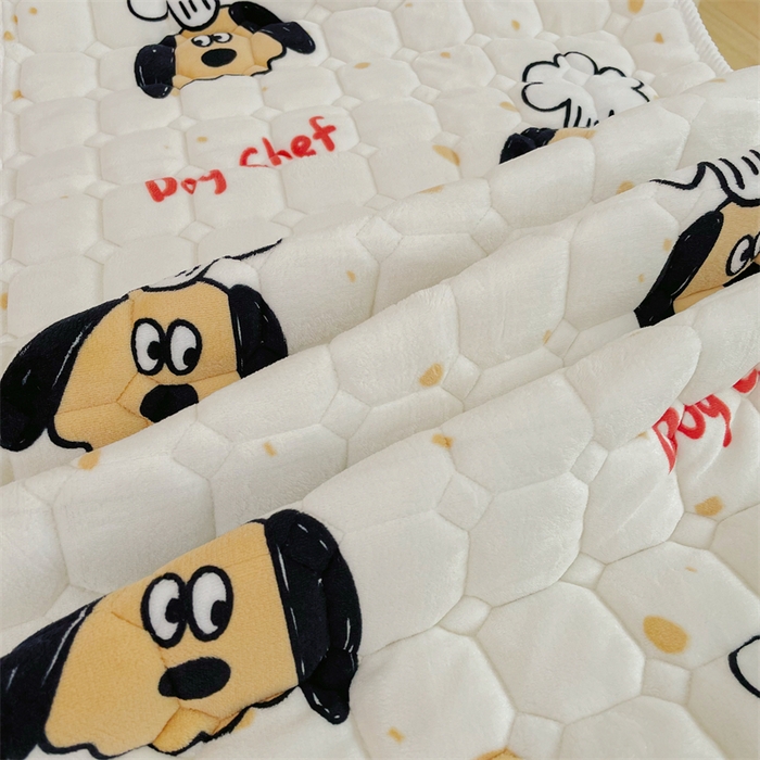 91家纺网 家纺一手货源 找家纺 禧缘家纺（原梦想家） 2025新款儿童牛奶绒夹棉床垫（可定制） 厨师小狗