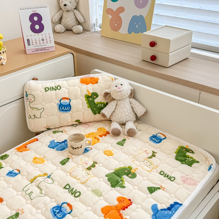 91家纺网 家纺一手货源 找家纺 禧缘家纺（原梦想家） 2025新款儿童牛奶绒夹棉床垫（可定制） 多彩恐龙