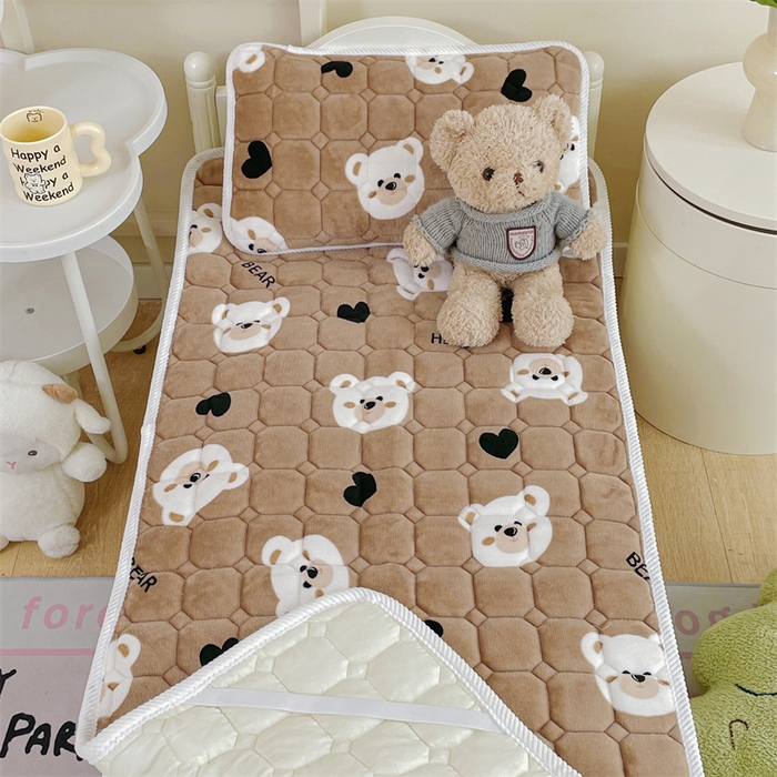 91家纺网 家纺一手货源 找家纺 禧缘家纺（原梦想家） 2025新款儿童牛奶绒夹棉床垫（可定制） 可可熊