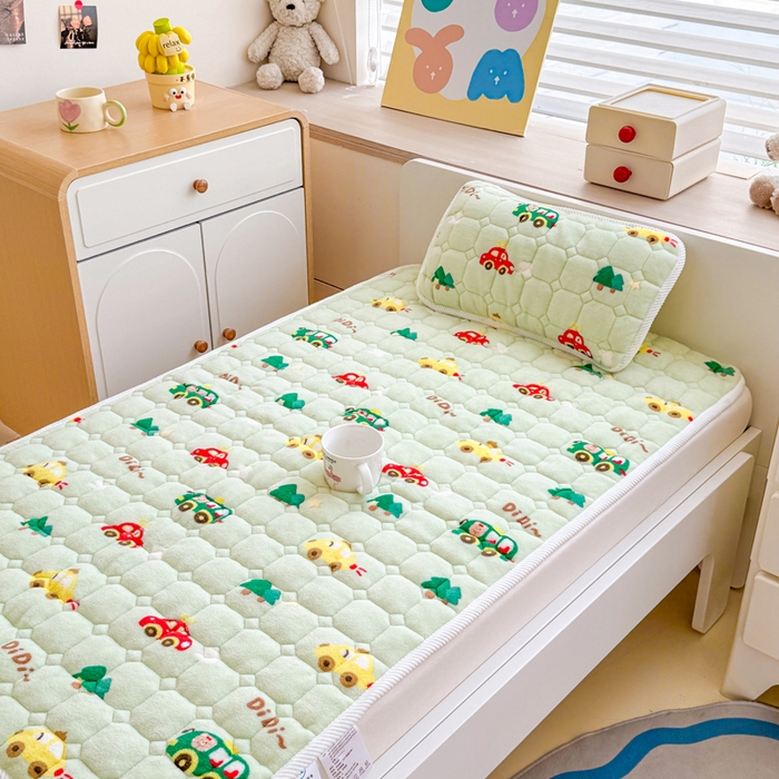 91家纺网 家纺一手货源 找家纺 禧缘家纺（原梦想家） 2025新款儿童牛奶绒夹棉床垫（可定制） 巴士宝贝
