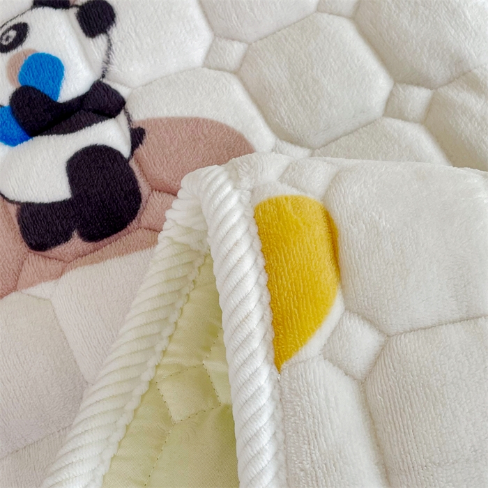 91家纺网 家纺一手货源 找家纺 禧缘家纺（原梦想家） 2025新款儿童牛奶绒夹棉床垫（可定制） 小熊猫