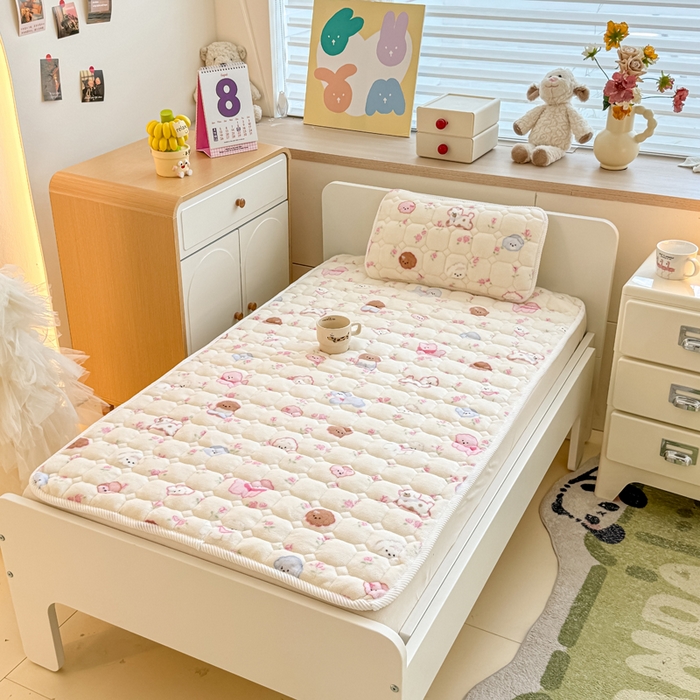 91家纺网 家纺一手货源 找家纺 禧缘家纺（原梦想家） 2025新款儿童牛奶绒夹棉床垫（可定制） 欢乐时光