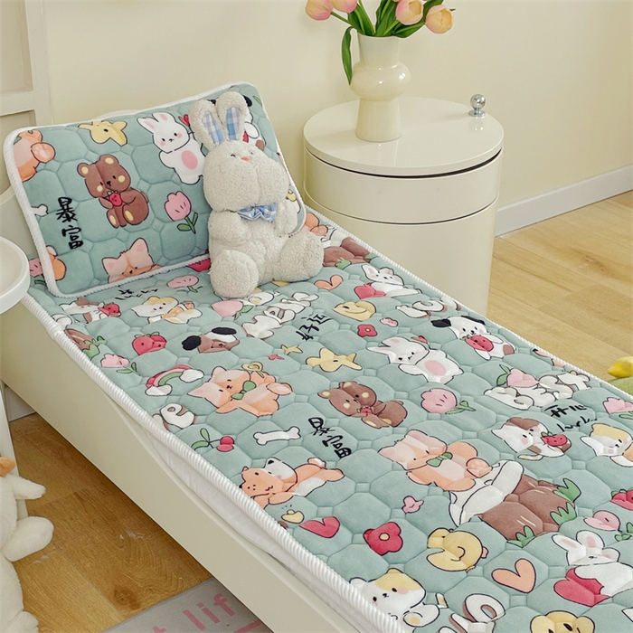 91家纺网 家纺一手货源 找家纺 禧缘家纺（原梦想家） 2025新款儿童牛奶绒夹棉床垫（可定制） 动物派对