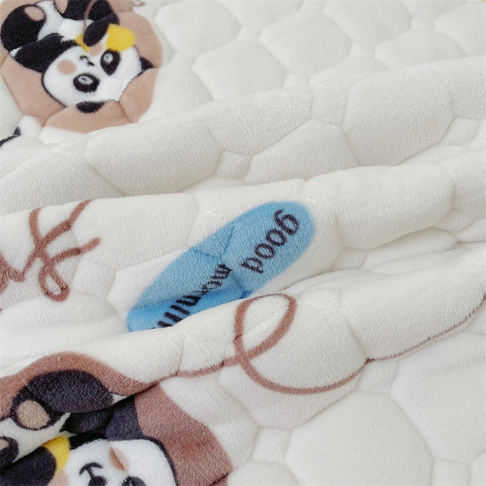 91家纺网 家纺一手货源 找家纺 禧缘家纺（原梦想家） 2025新款儿童牛奶绒夹棉床垫（可定制） 小熊猫