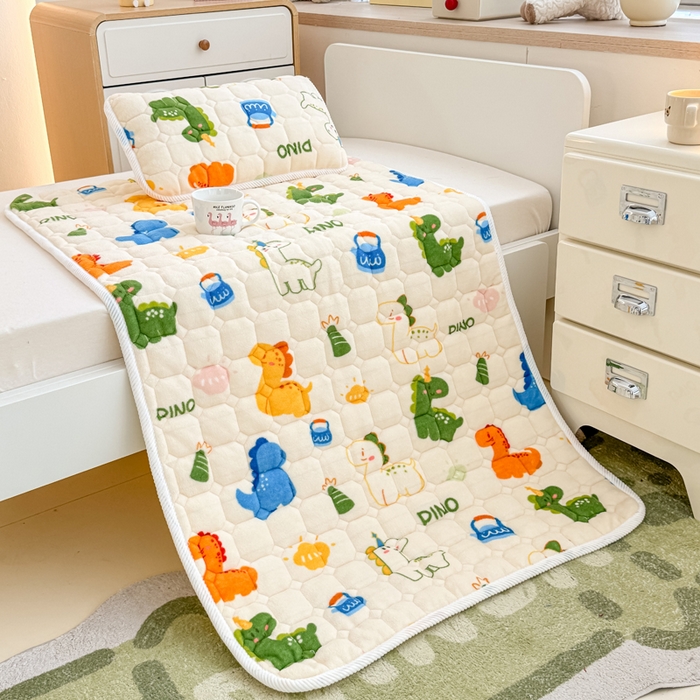 91家纺网 家纺一手货源 找家纺 禧缘家纺（原梦想家） 2025新款儿童牛奶绒夹棉床垫（可定制） 多彩恐龙