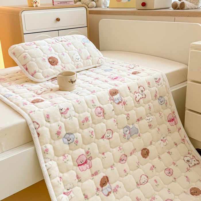 91家纺网 家纺一手货源 找家纺 禧缘家纺（原梦想家） 2025新款儿童牛奶绒夹棉床垫（可定制） 欢乐时光