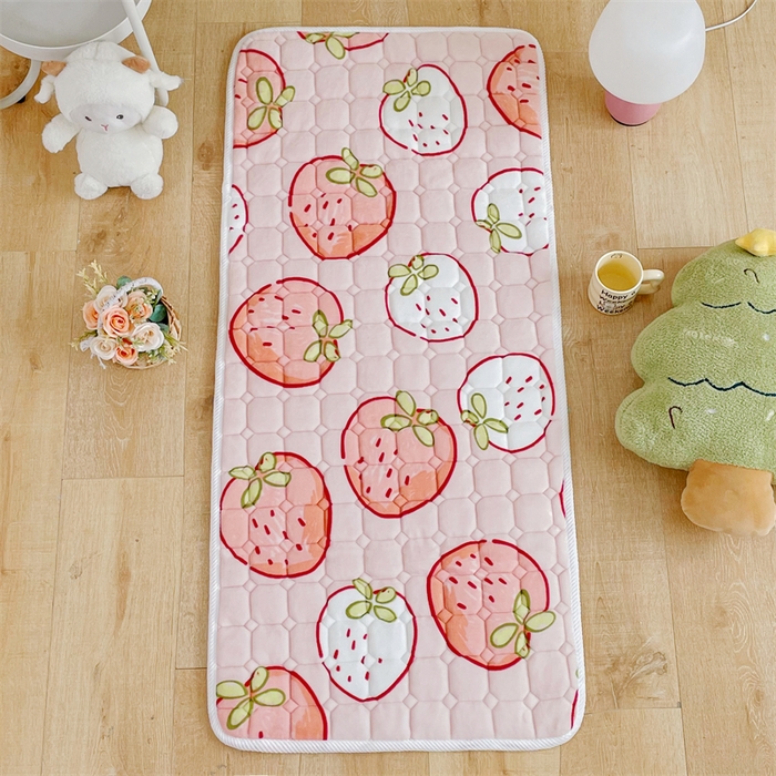 91家纺网 家纺一手货源 找家纺 禧缘家纺（原梦想家） 2025新款儿童牛奶绒夹棉床垫（可定制） 小草莓