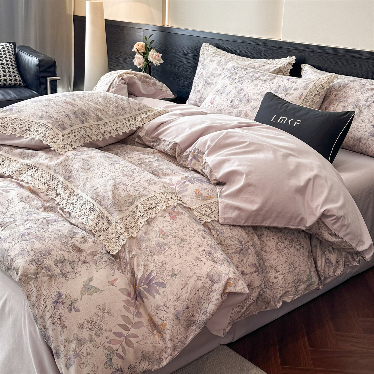 91家纺网 家纺一手货源 找家纺 蓝米卡夫 2025秋冬-A类棉麻全棉数码印花50S*50S双股磨毛公主风系列（礼盒包装）【如需买家秀联系15996631948】  清逸花蝶