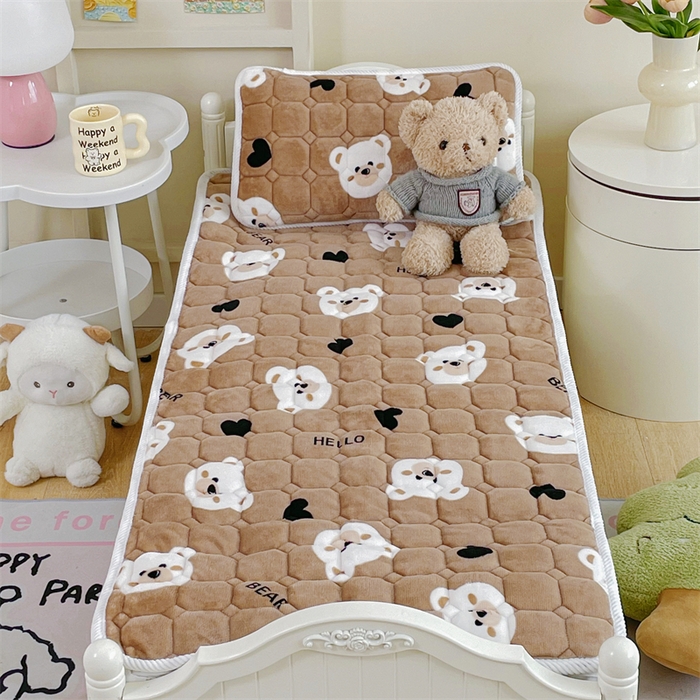 91家纺网 家纺一手货源 找家纺 禧缘家纺（原梦想家） 2025新款儿童牛奶绒夹棉床垫（可定制） 可可熊