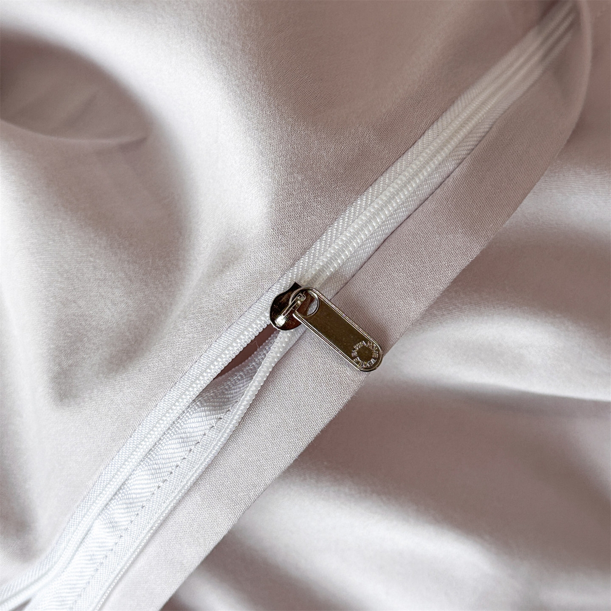 91家纺网 家纺一手货源 找家纺 蓝米卡夫 2025秋冬-A类棉麻全棉数码印花50S*50S双股磨毛公主风系列（礼盒包装）【如需买家秀联系15996631948】  清逸花蝶