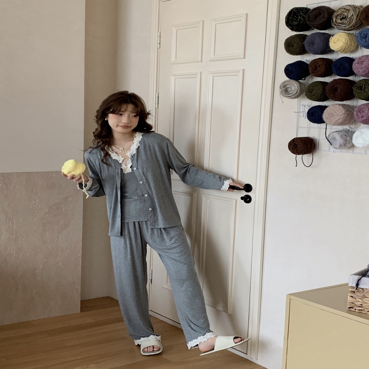 91家纺网 家纺一手货源 找家纺 （总）妍景家居生活馆 2025新款韩系25167-V领蕾丝三件套