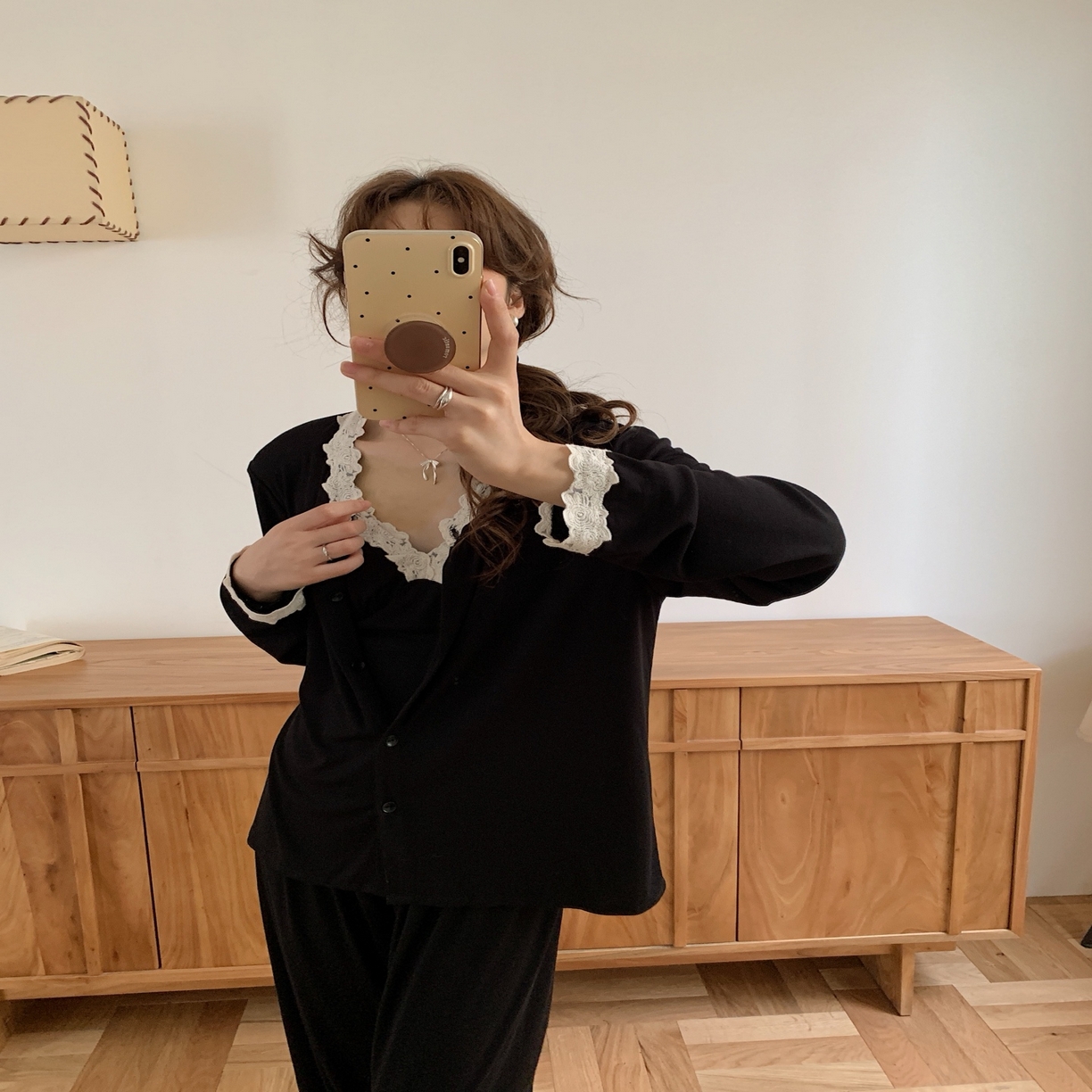 91家纺网 家纺一手货源 找家纺 妍景家居生活馆 2025新款韩系25167-V领蕾丝三件套 黑色